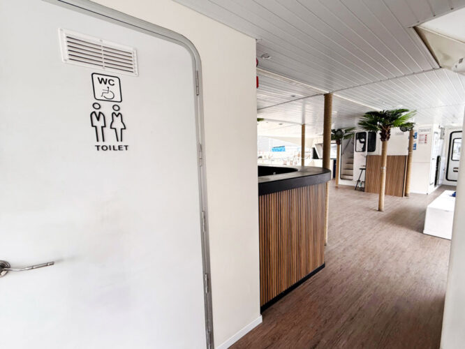 Catamaran Cala San Vicente Barcelona 4