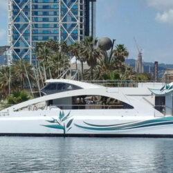 Catamaran Cala San Vicente Barcelona 6