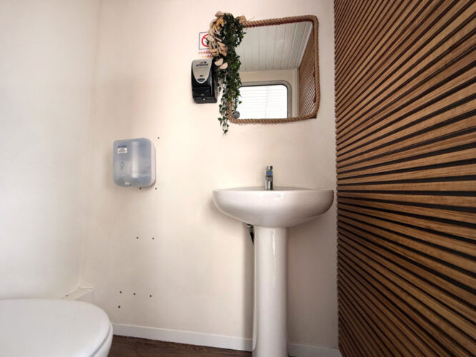 Catamaran Cala San Vicente Barcelona 7