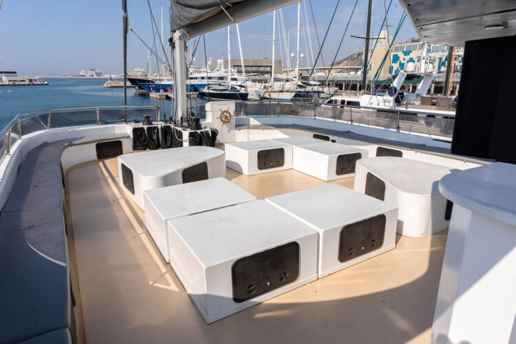 Catamaran Eco Sail Barcelona 17