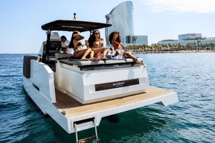 Motorboat De Antonio D28 Barcelona 14