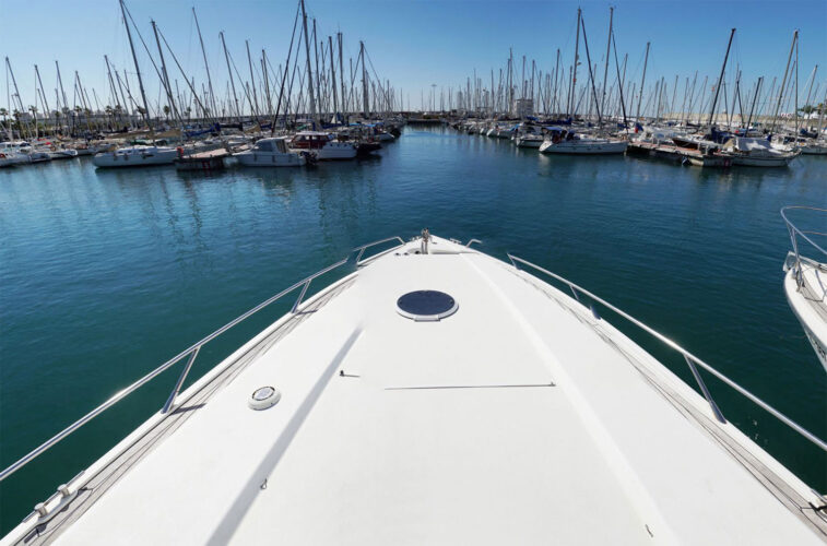 yacht Sunseeker Camargue 52 Barcelona 10