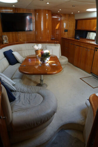 yacht Sunseeker Camargue 52 Barcelona 13