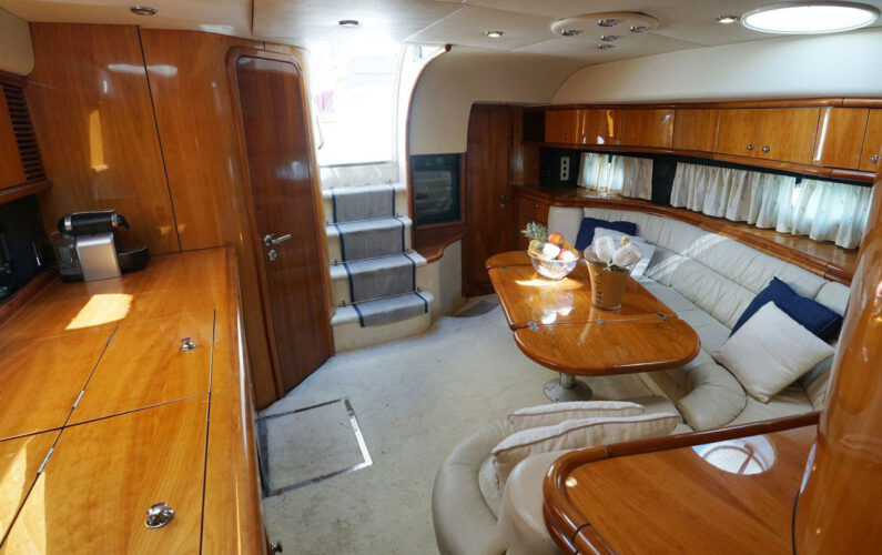 yacht Sunseeker Camargue 52 Barcelona 15