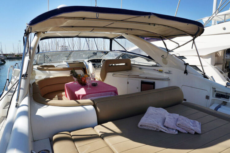yacht Sunseeker Camargue 52 Barcelona 20