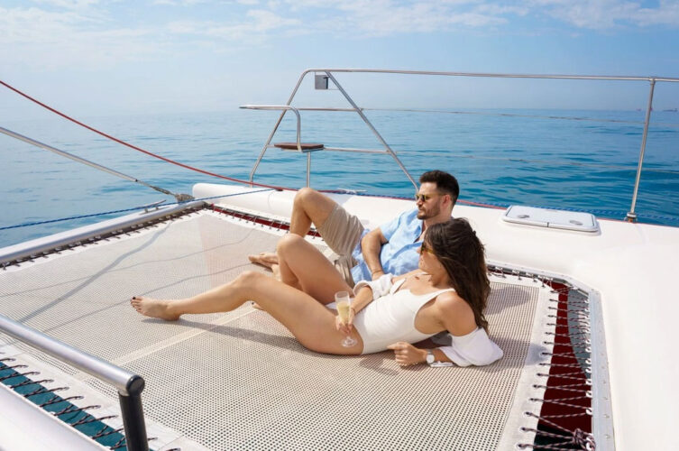 Catamaran Voyage 450 DC Barcelona 20