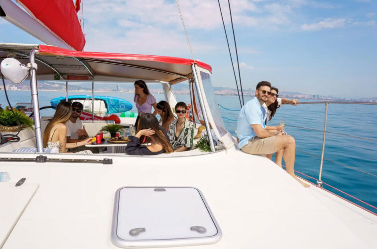 Catamaran Voyage 450 DC Barcelona 22