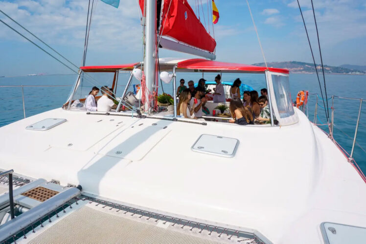 Catamaran Voyage 450 DC Barcelona 23