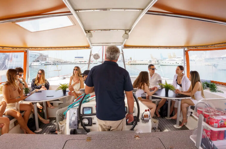 Catamaran Voyage 450 DC Barcelona 25