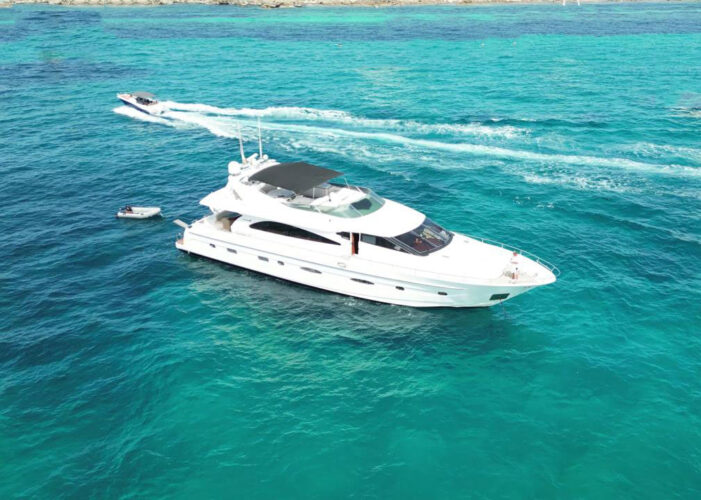 Yate Astondoa 82 GLX Barcelona 34