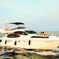 rent yacht Azimut 46 Barcelona 22