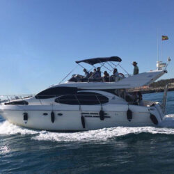 rent yacht Azimut 46 Barcelona 23