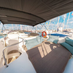 rent yacht Azimut 46 Barcelona 24