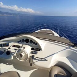 rent yacht Azimut 46 Barcelona 27