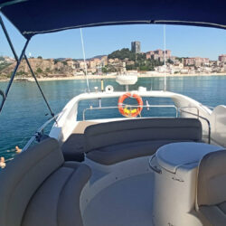 rent yacht Azimut 46 Barcelona 29