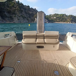 rent yacht Azimut 46 Barcelona 30