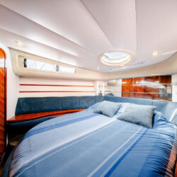 rent yacht Azimut 46 Barcelona 33