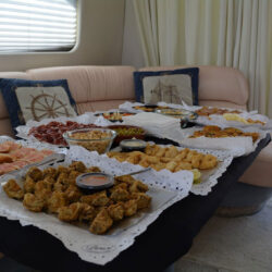 rent yacht Azimut 46 Barcelona 38