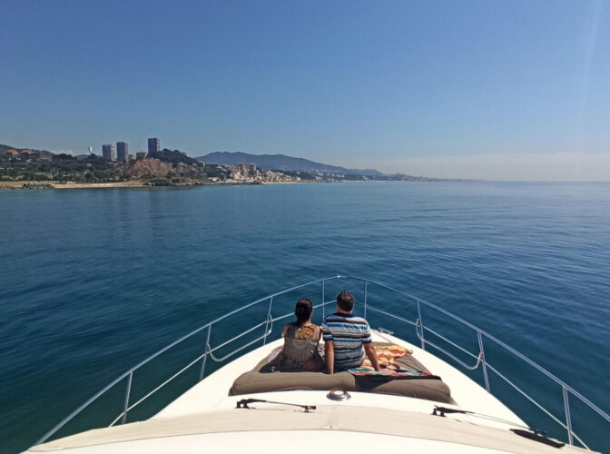 rent yacht Azimut 46 Barcelona 44