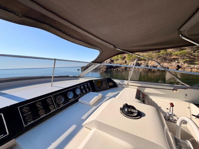 Pershing 45 Yacht 19
