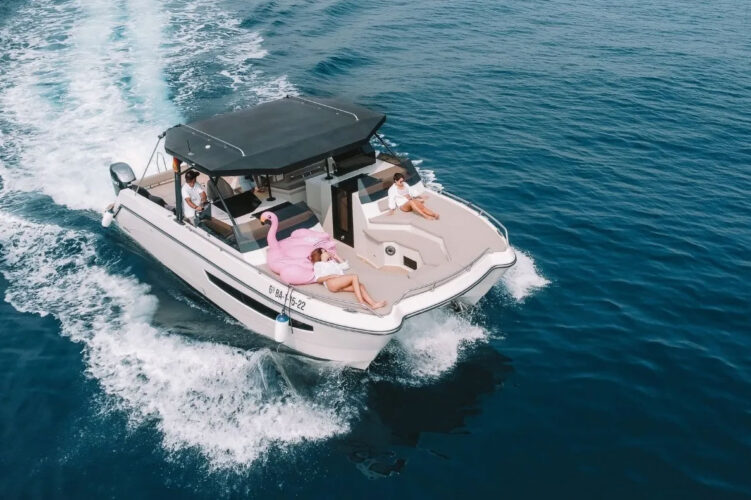 Catamaran Astilux Alexa 37 Barcelona 2