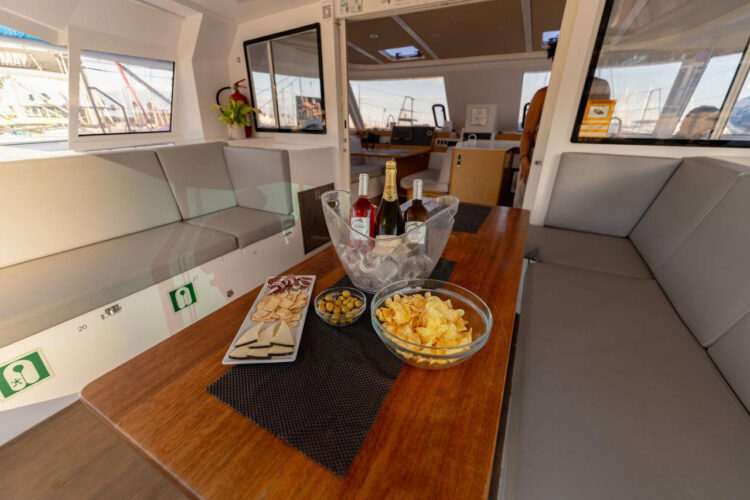 Catamaran Nautitech 40 Barcelona 23