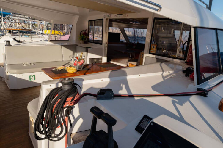 Catamaran Nautitech 40 Barcelona 25