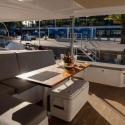 Catamaran Nautitech 40 Barcelona 28