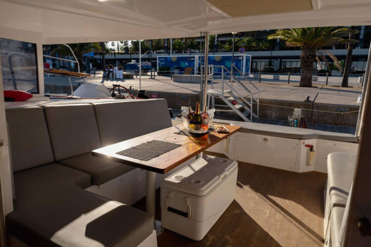 Catamaran Nautitech 40 Barcelona 28