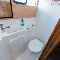 Catamaran Nautitech 40 Barcelona 30