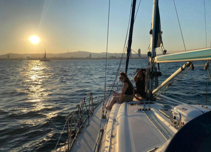 Sailboat Bavaria 37 Barcelona 25