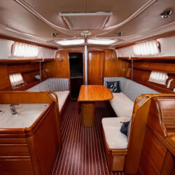 Sailboat Bavaria 37 Barcelona 32