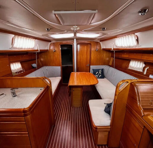 Sailboat Bavaria 37 Barcelona 32