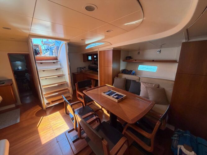 Sailboat Maxi Dolphin 65 Barcelona 28