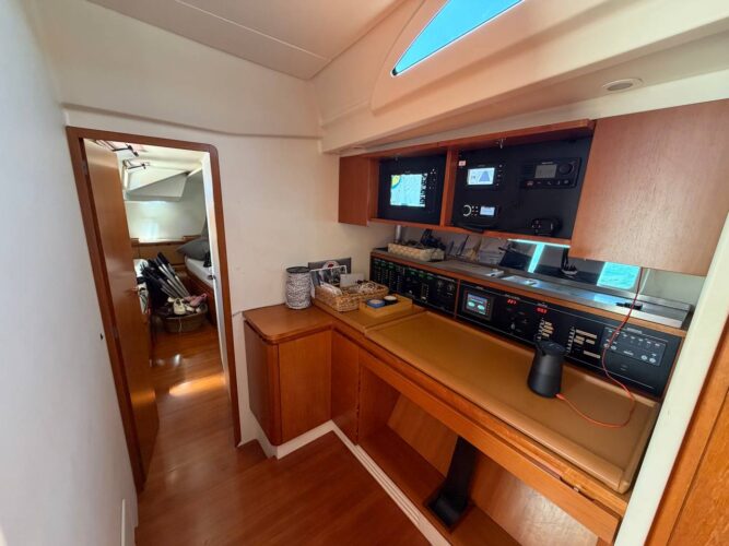 Sailboat Maxi Dolphin 65 Barcelona 33