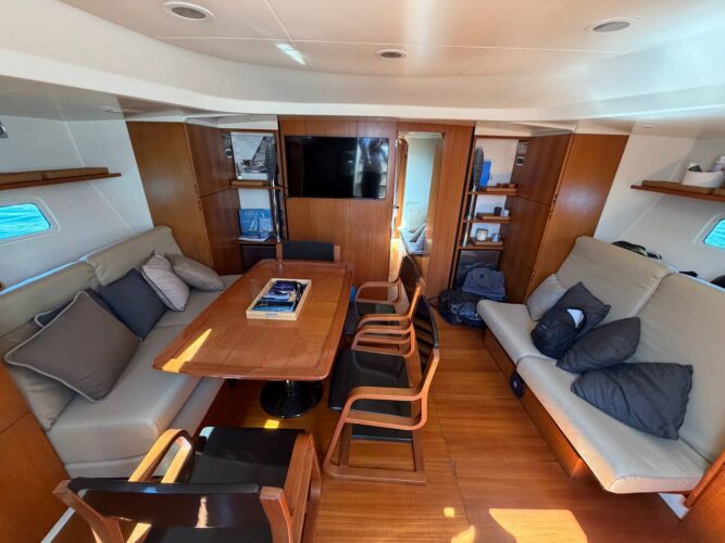 Sailboat Maxi Dolphin 65 Barcelona 34