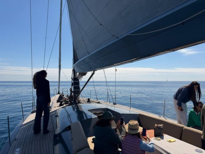 Sailboat Maxi Dolphin 65 Barcelona 39