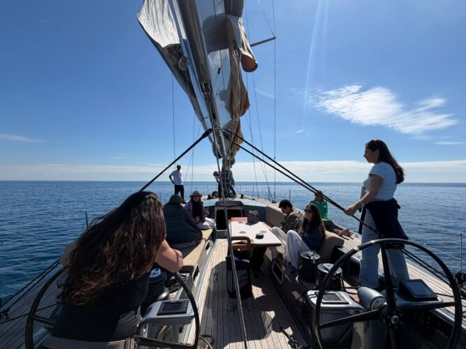 Sailboat Maxi Dolphin 65 Barcelona 41