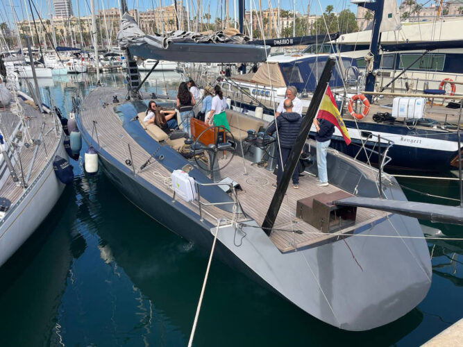 Sailboat Maxi Dolphin 65 Barcelona 42