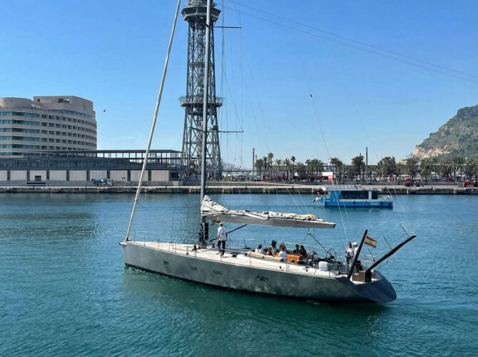 Sailboat Maxi Dolphin 65 Barcelona 44