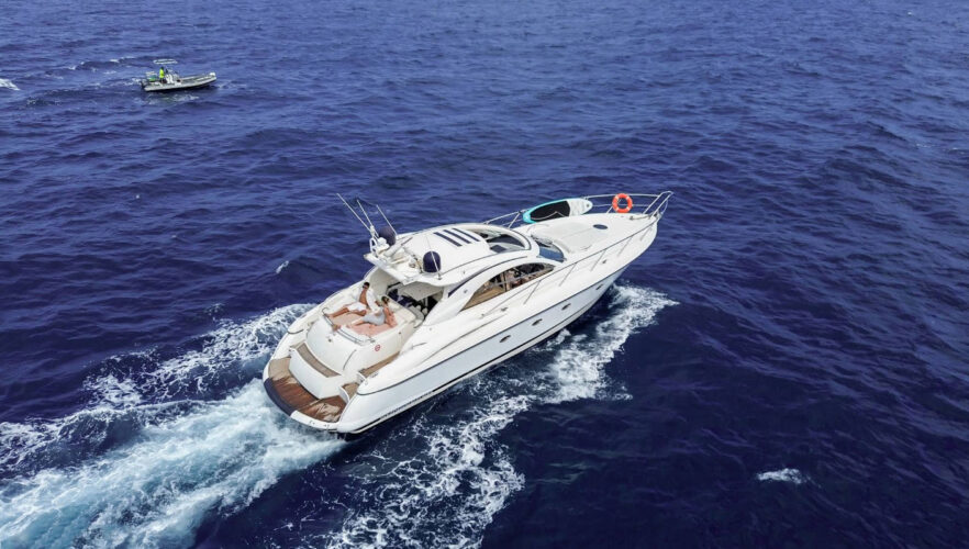 yacht Sunseeker Camargue 50 Barcelone 13