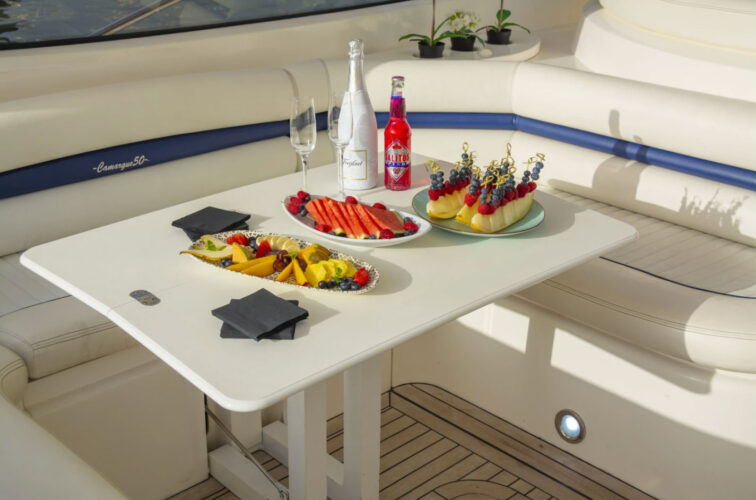 yacht Sunseeker Camargue 50 Barcelone 17