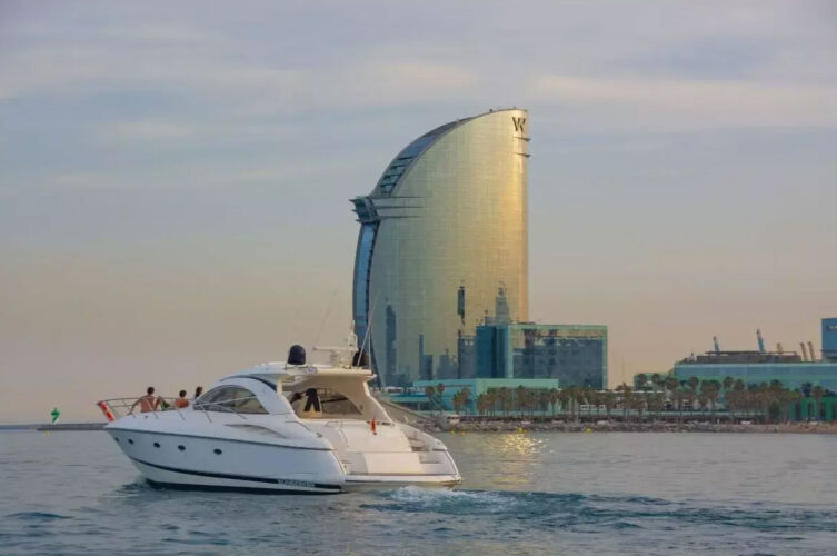 yacht Sunseeker Camargue 50 Barcelone 20