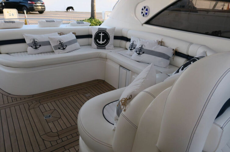 yacht Sunseeker Camargue 50 Barcelone 21