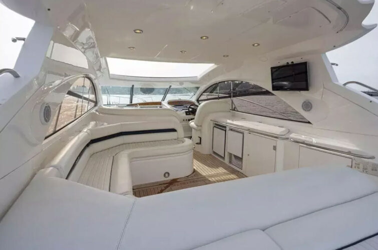 yacht Sunseeker Camargue 50 Barcelone 22