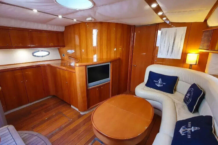 yacht Sunseeker Camargue 50 Barcelone 24