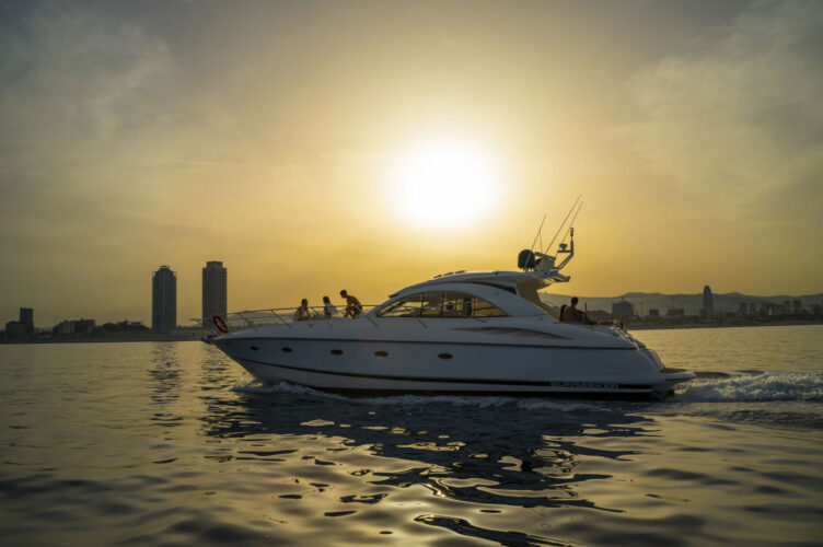 yacht Sunseeker Camargue 50 Barcelone 3