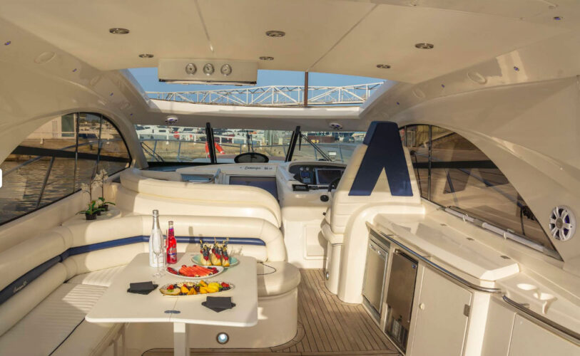 yacht Sunseeker Camargue 50 Barcelone 7