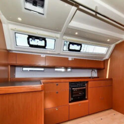 Sailboat Bavaria Cruiser 46 Barcelona 12
