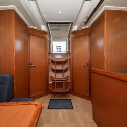 Sailboat Bavaria Cruiser 46 Barcelona 4